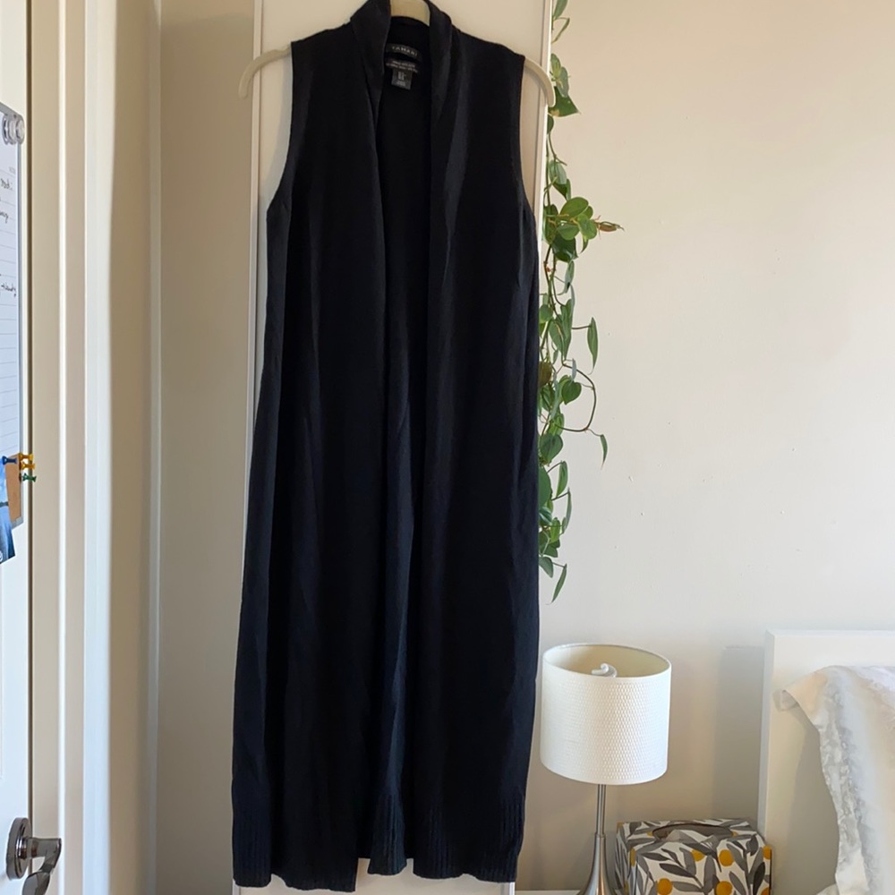 Sleeveless Tahari cardigan